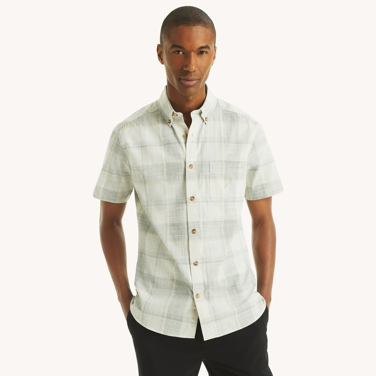 Camisa de hombre de manga corta a cuadros