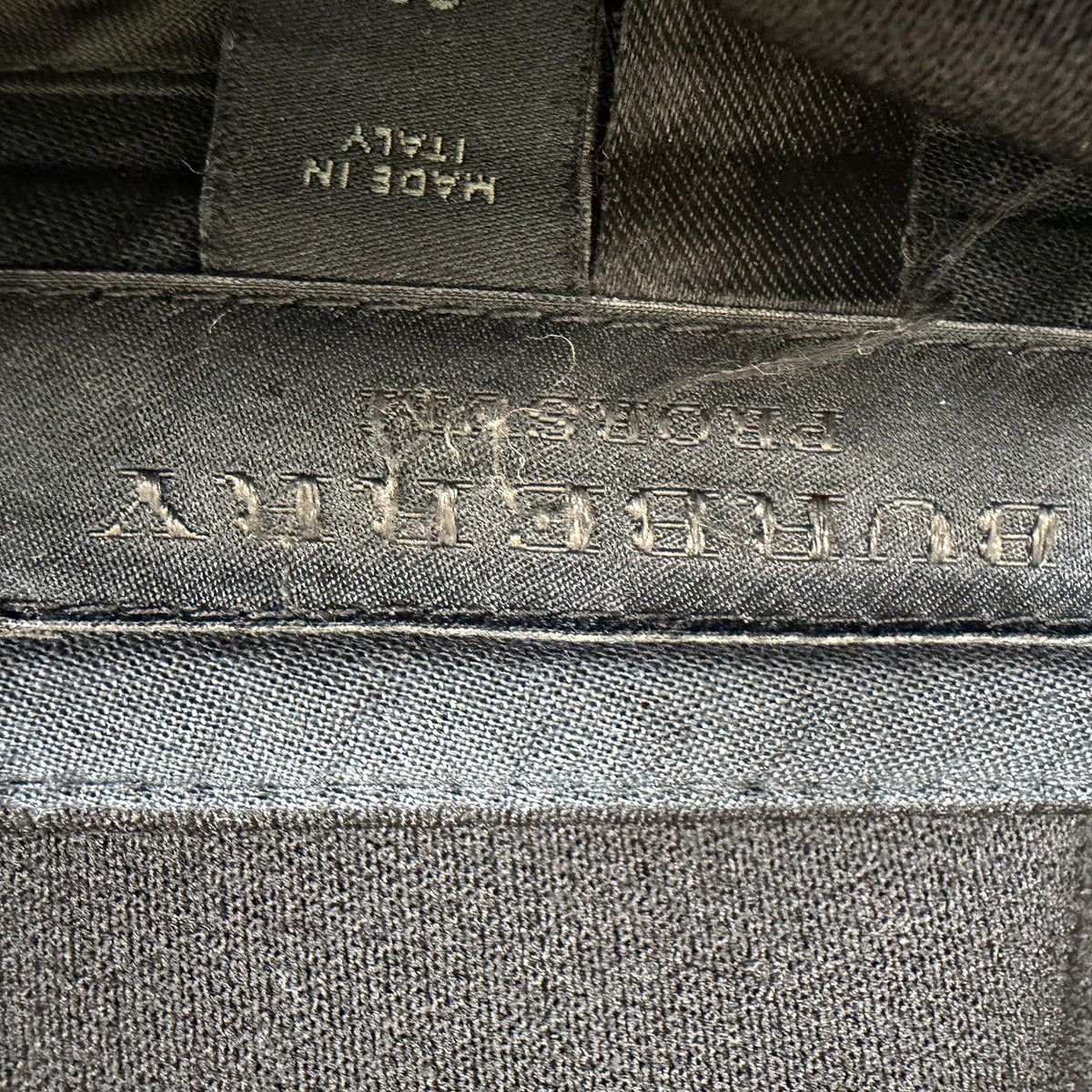 Pantalón de nailon color negro