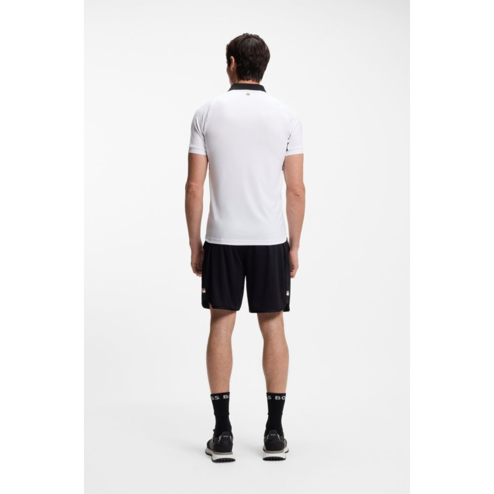 Polo de corte ajustado