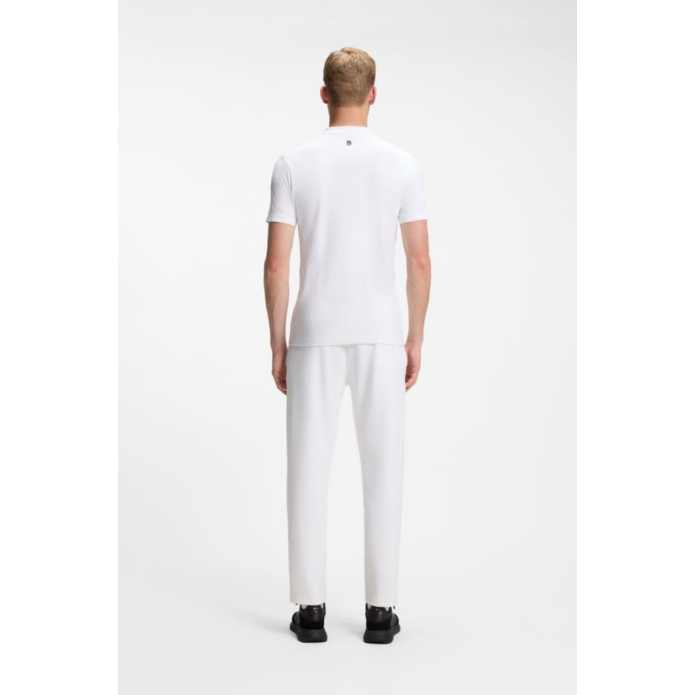 Polo de corte ajustado