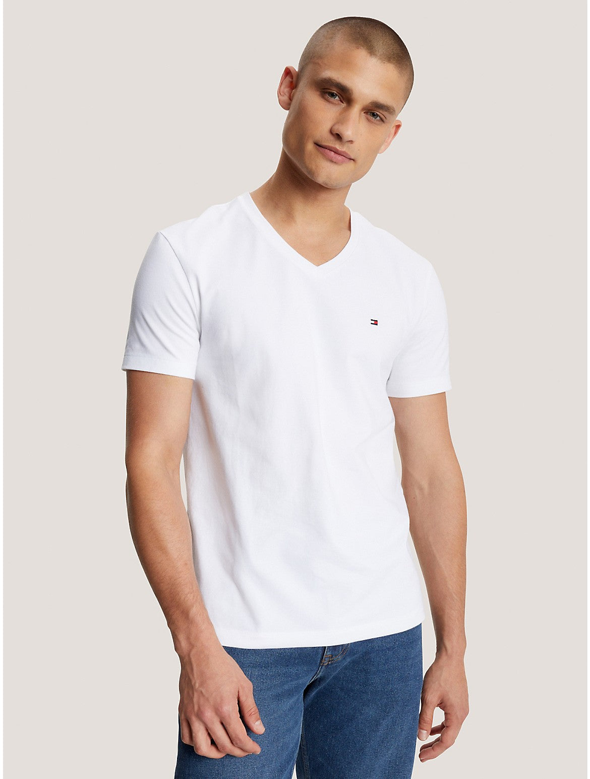 Camiseta de hombre con cuello en V de corte ajustado