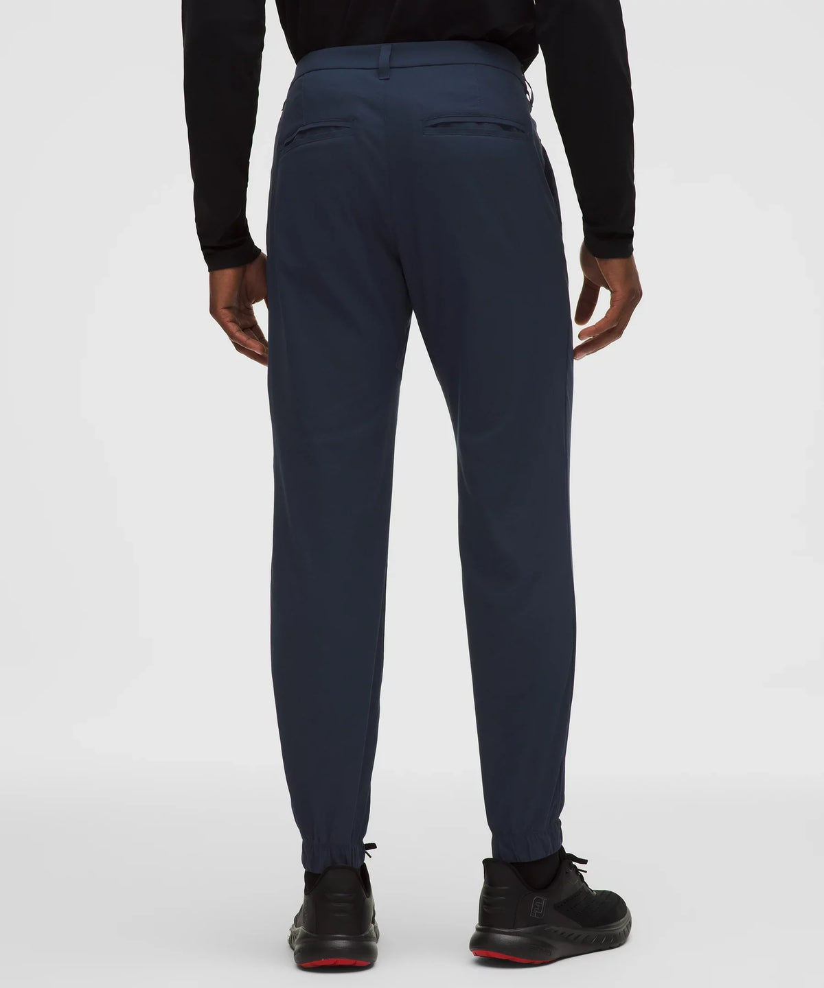 Pantalón deportivo de corte ajustado