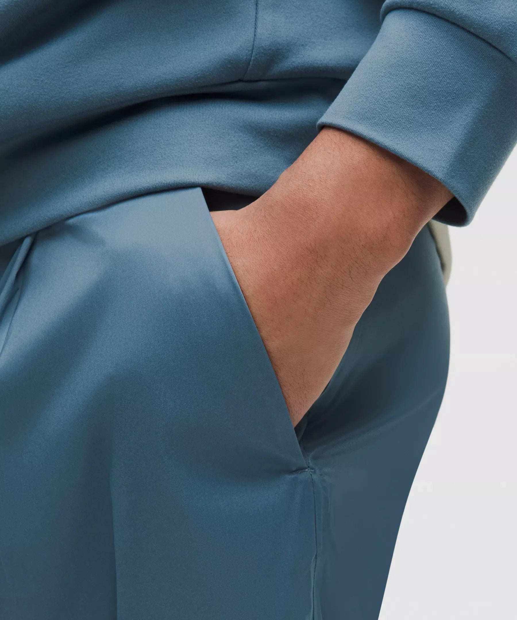 Pantalón con pliegues