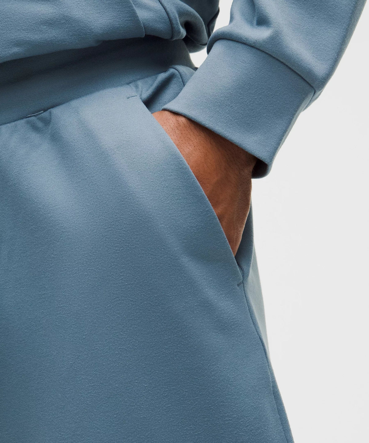 Pantalón deportivo de corte amplio