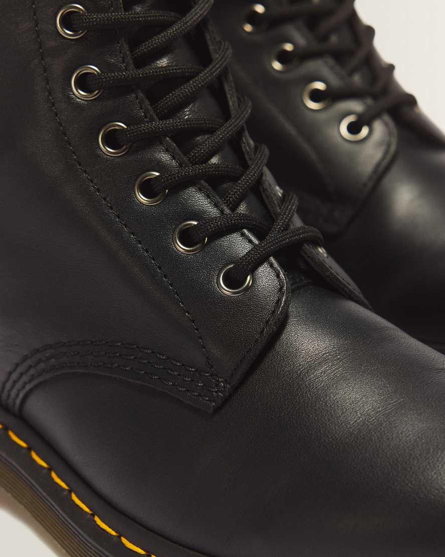 Botas de cuero con cordones