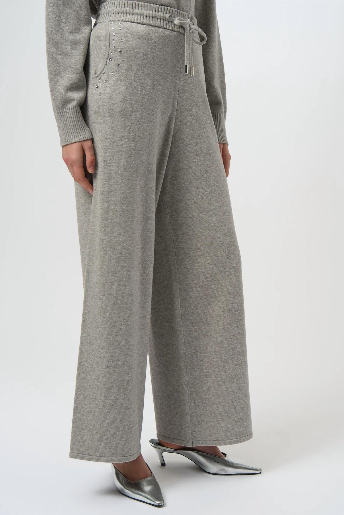 Pantalón de pierna ancha color gris