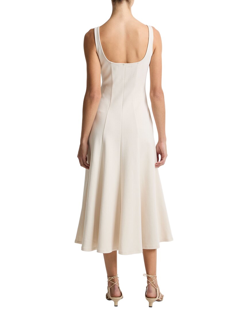 Vestido con escote cuadrado