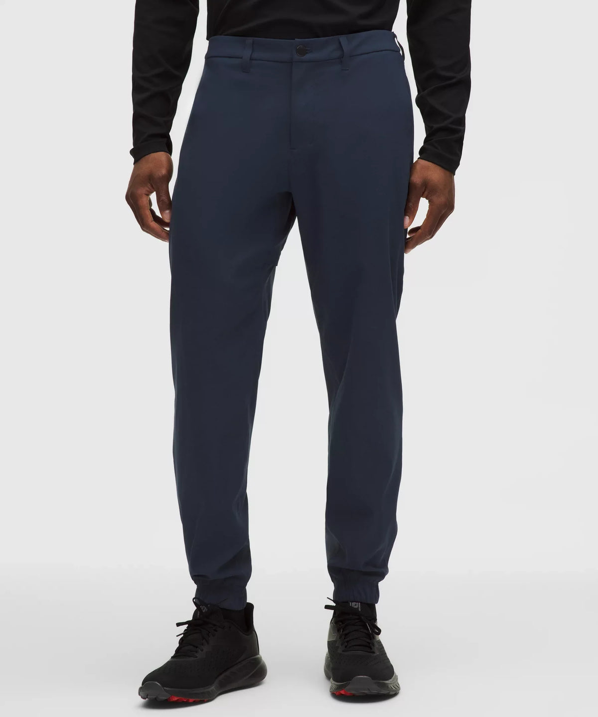 Pantalón deportivo de corte ajustado