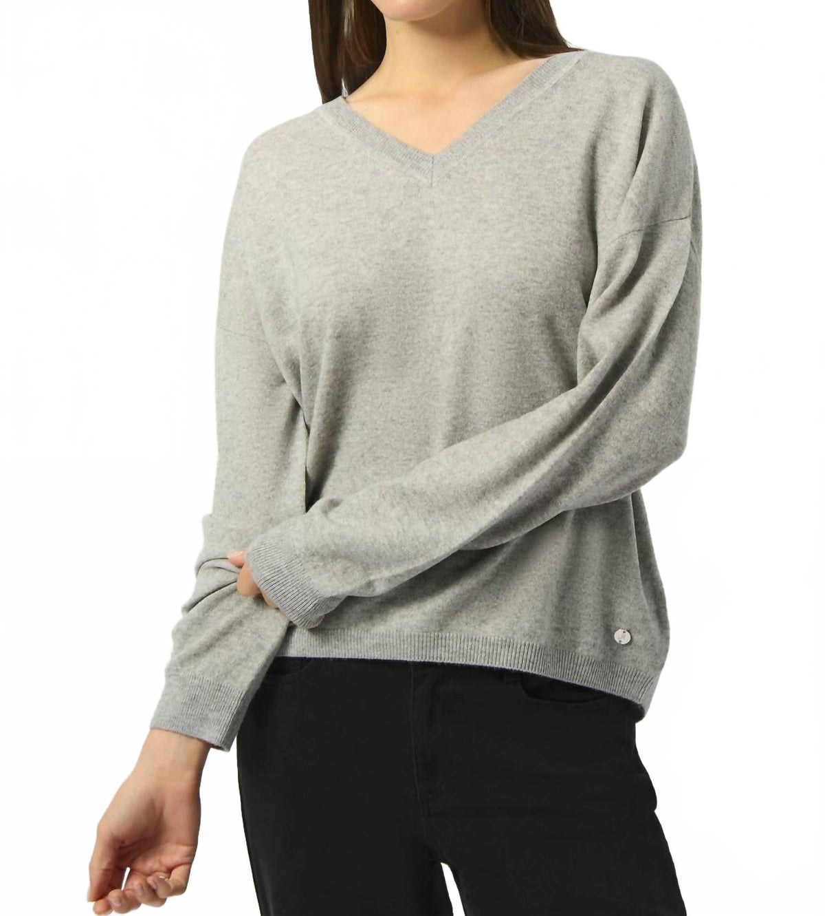 Suéter con cuello en V color gris claro