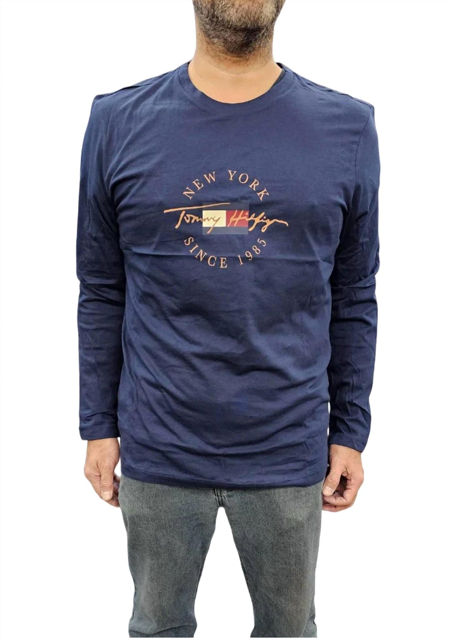 Camisa de manga larga con cuello redondo color azul marino