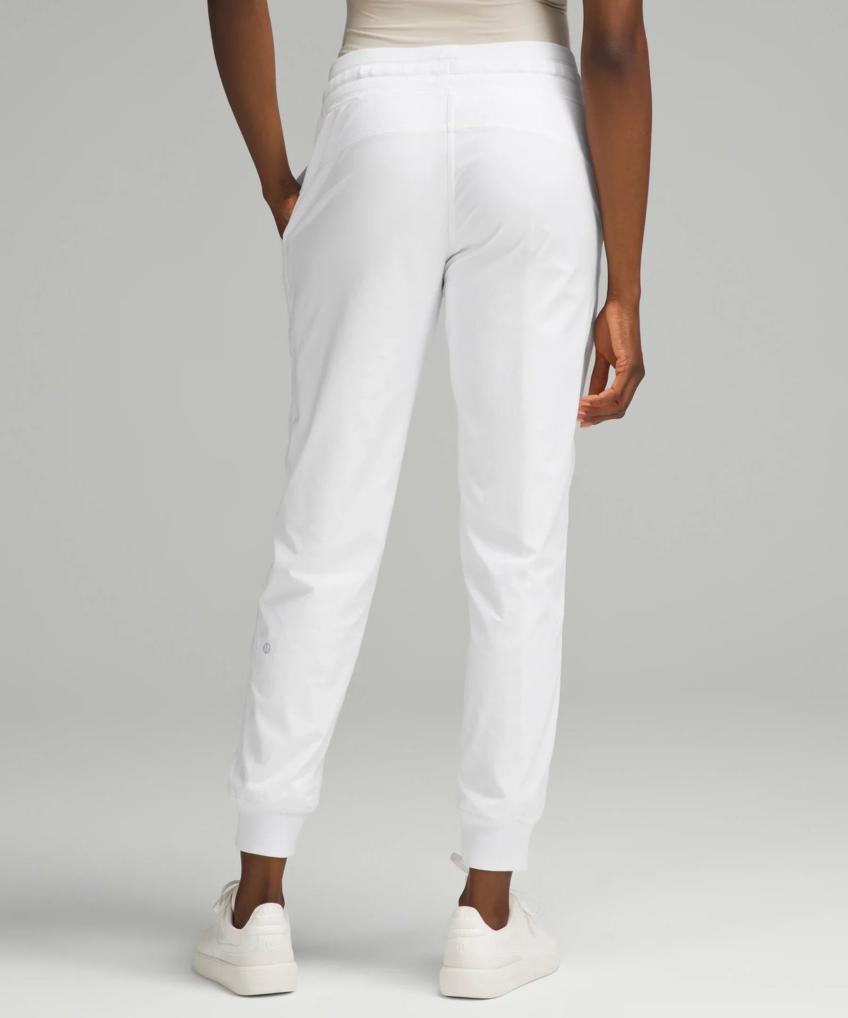 Pantalón deportivo de tiro medio