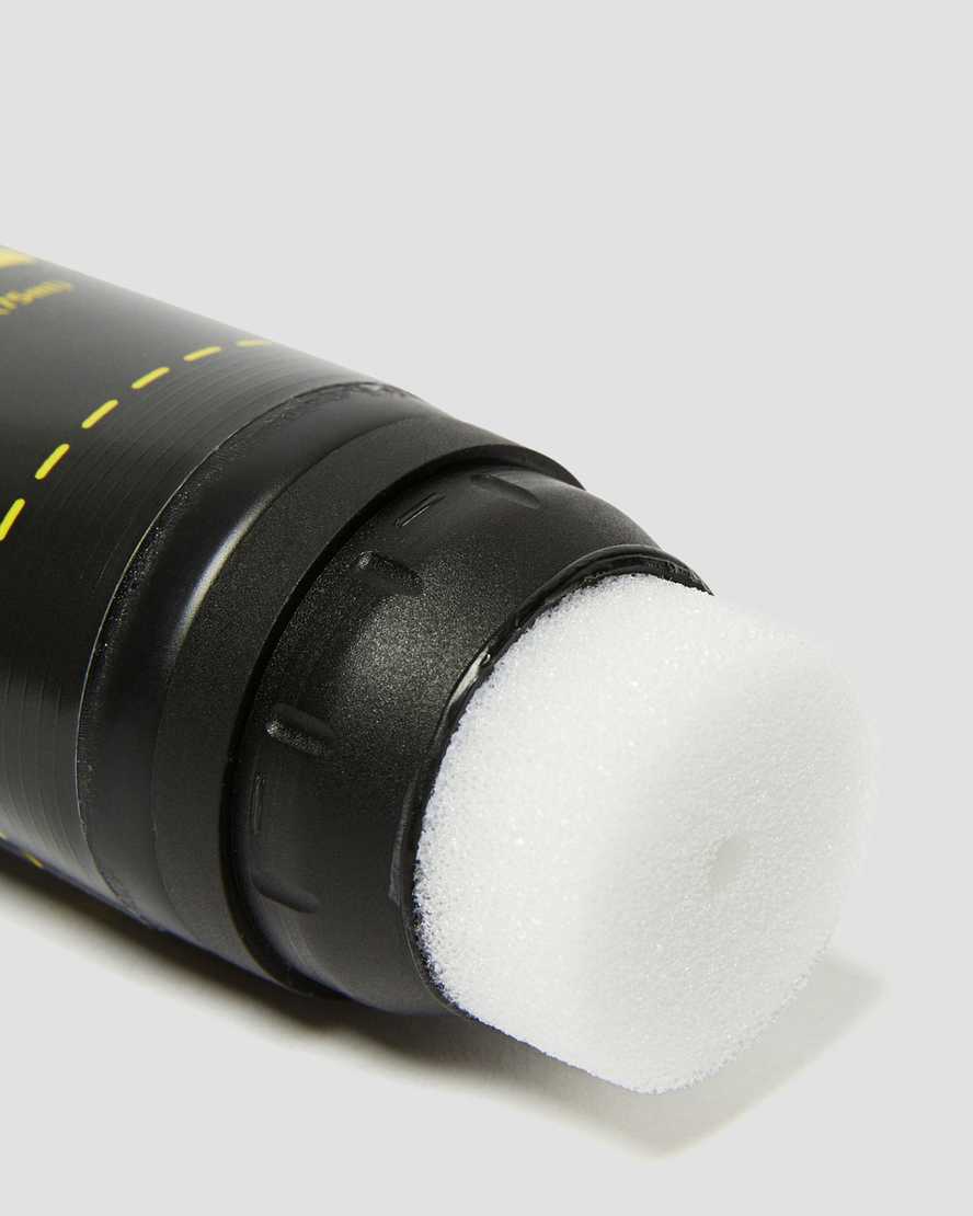 Producto para el cuidado del calzado color negro y crema
