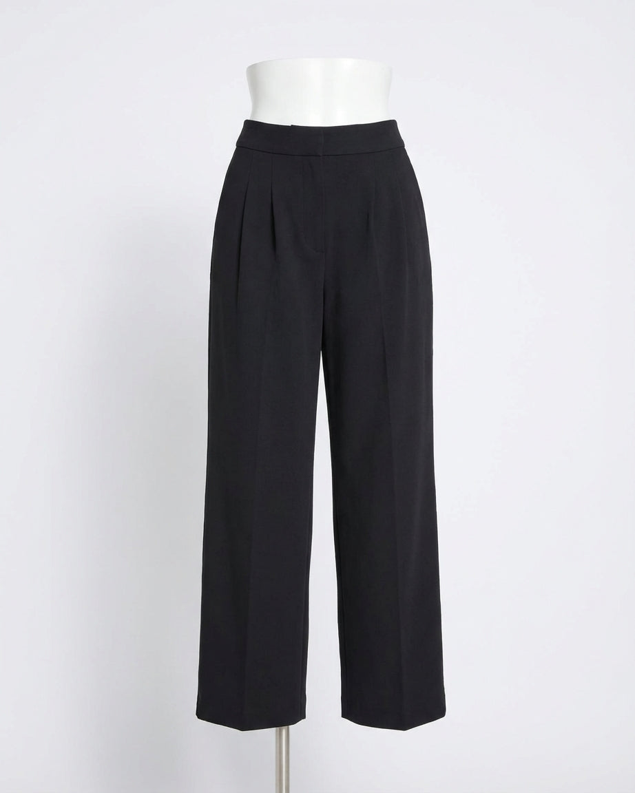 Pantalón con pliegues color negro
