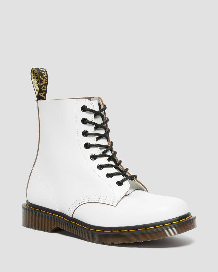 Botas con cordones