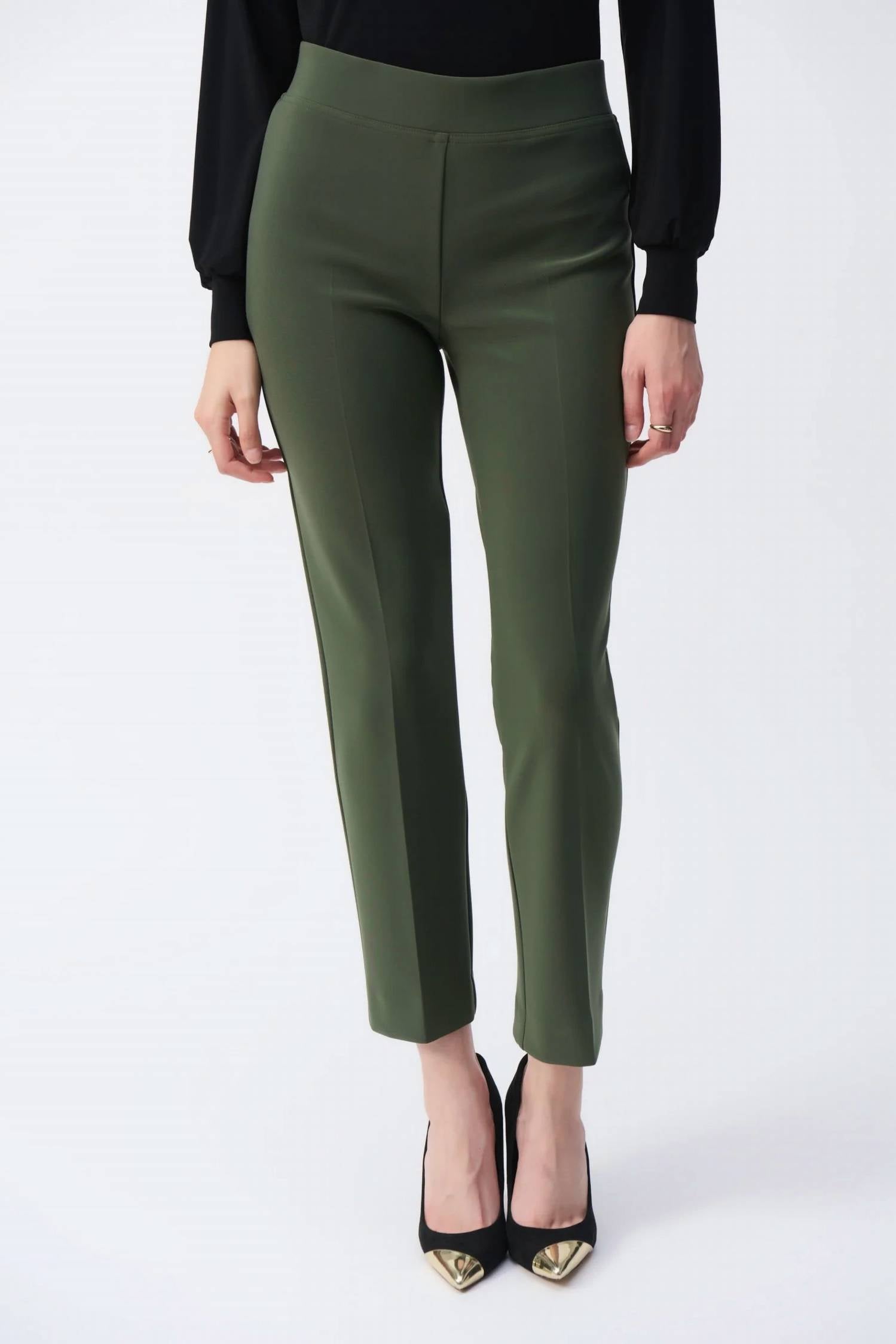 Pantalón de corte recto color verde