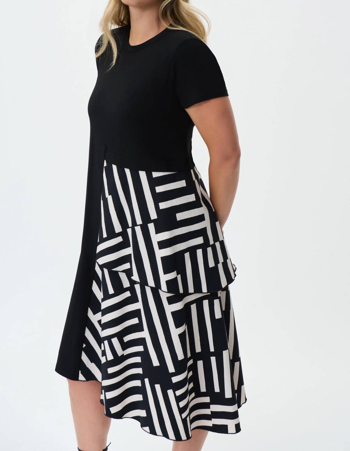 Vestido midi color negro y blanco