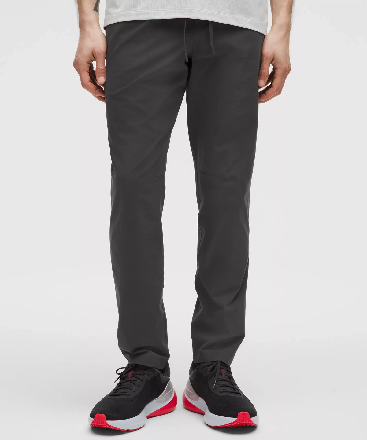 Pantalón de corte ajustado