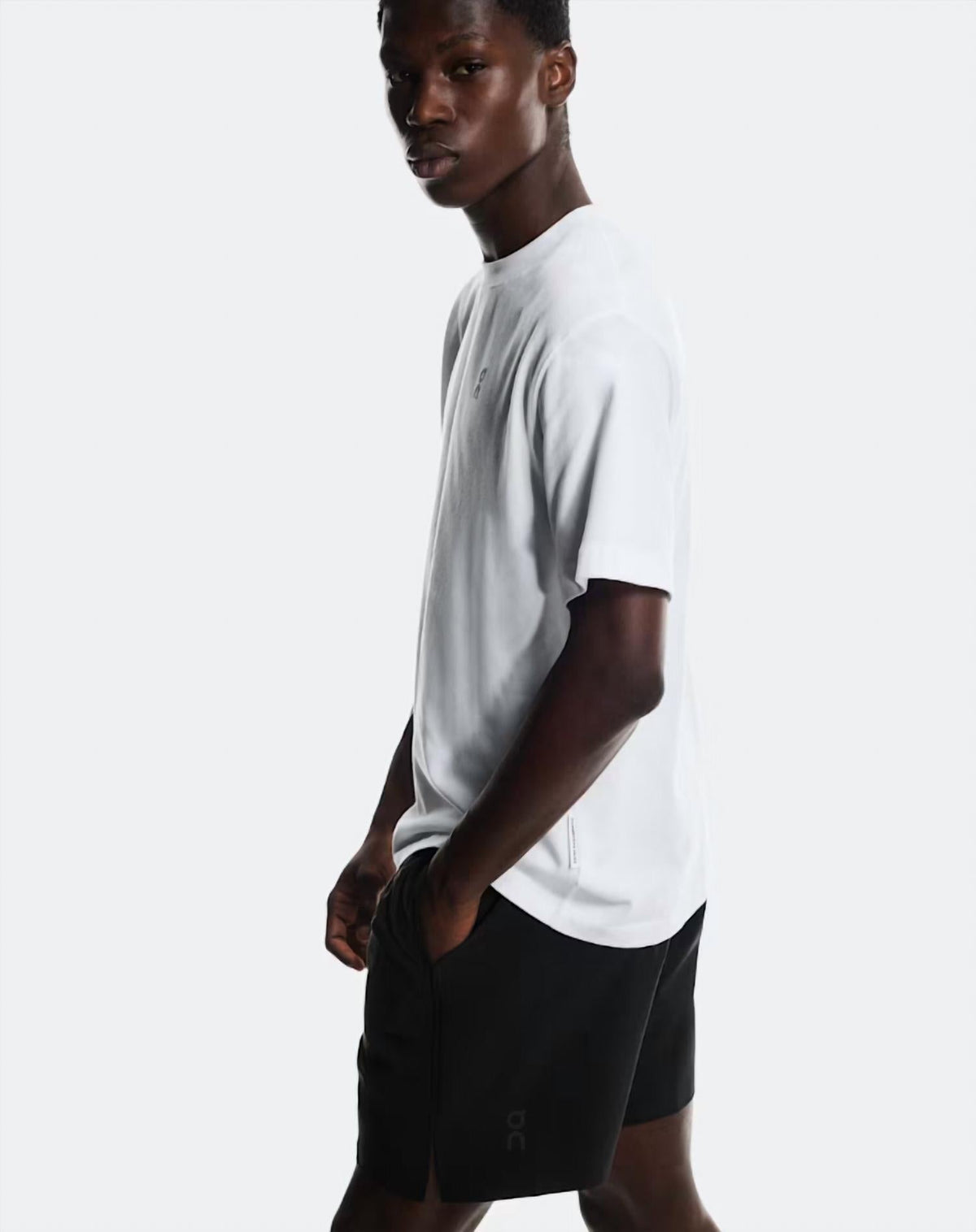 Short color negro