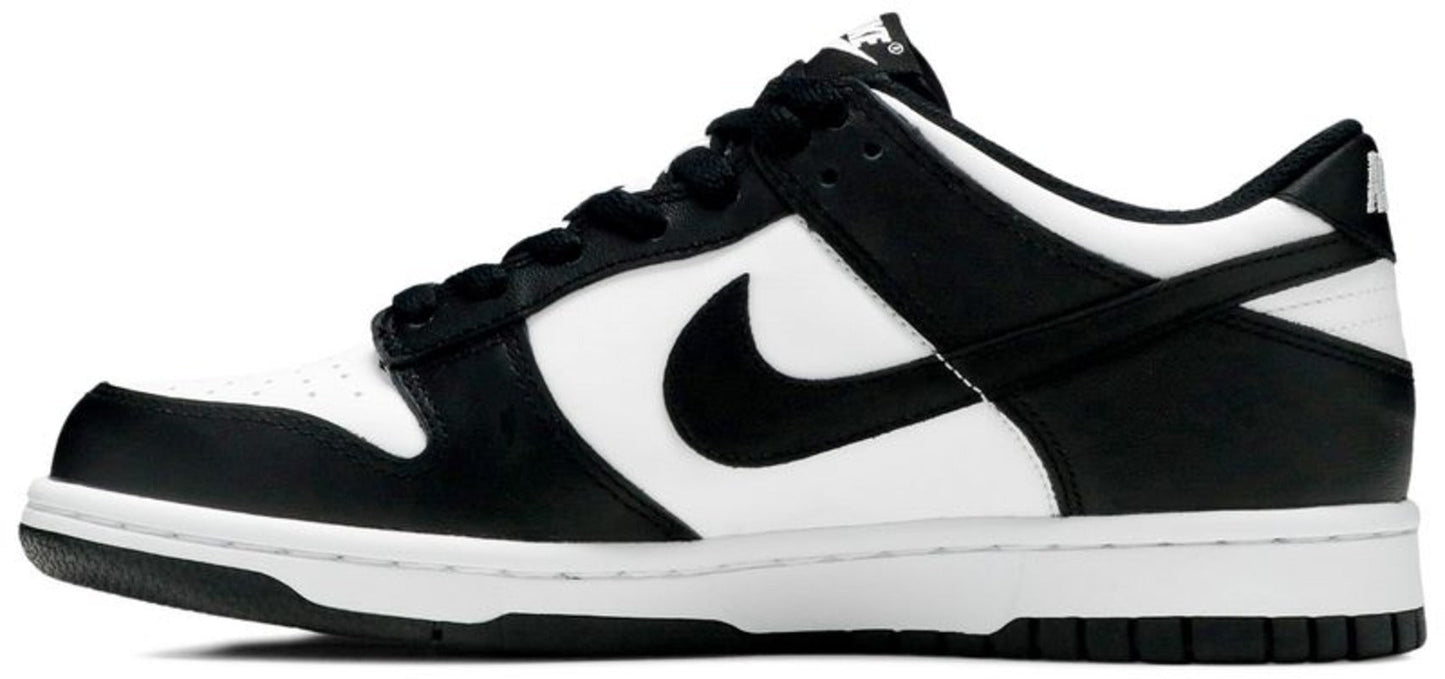 Calzado infantil color negro y blanco