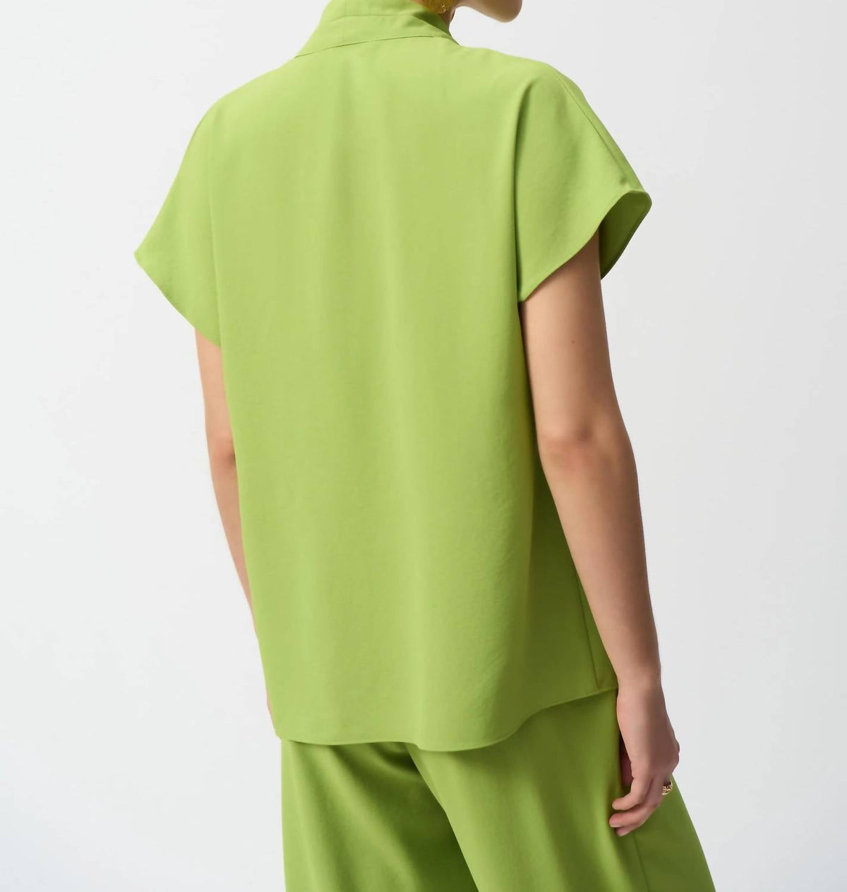 Top con cuello en V