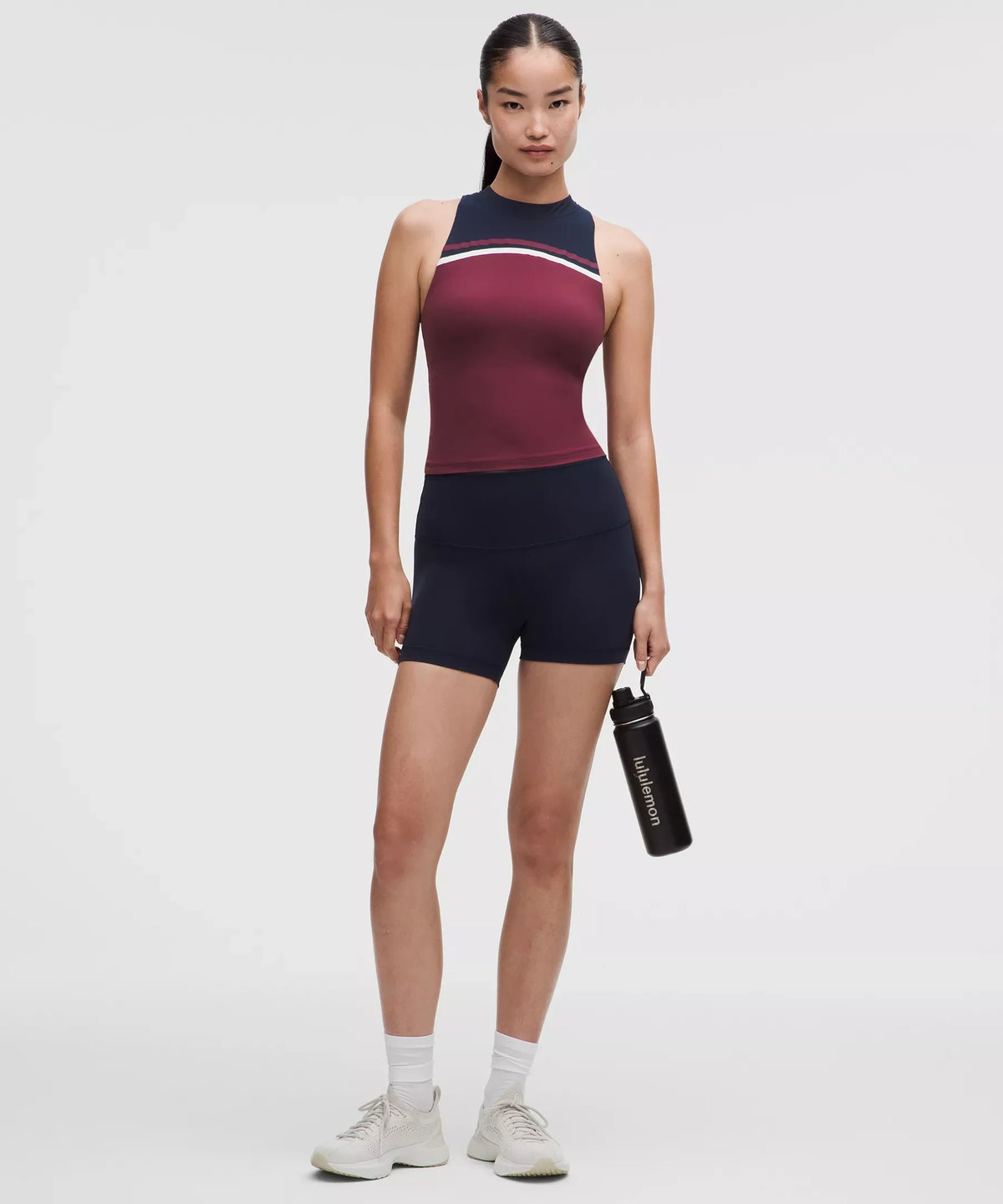 Camiseta sin mangas con cuello alto