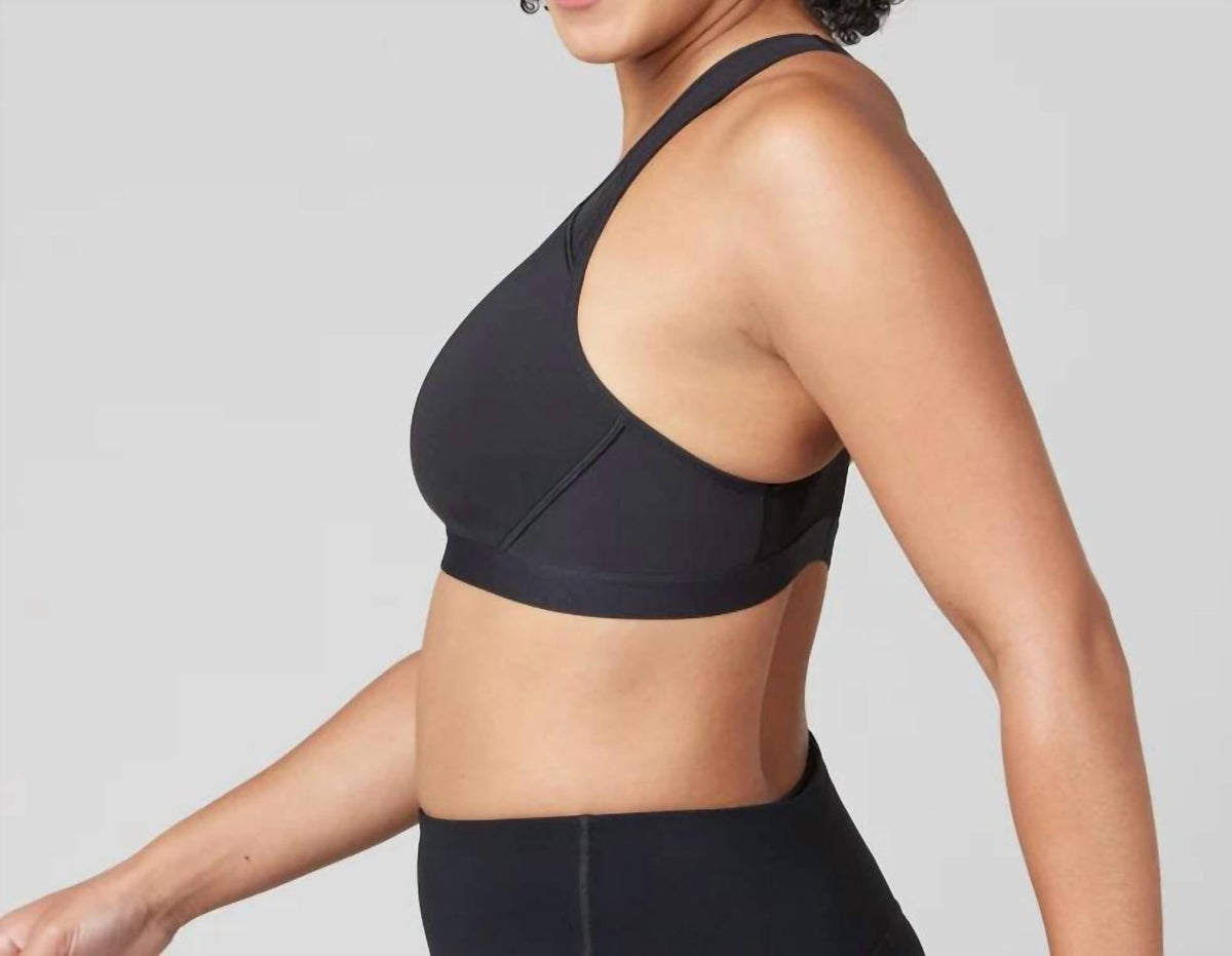 Top deportivo color negro