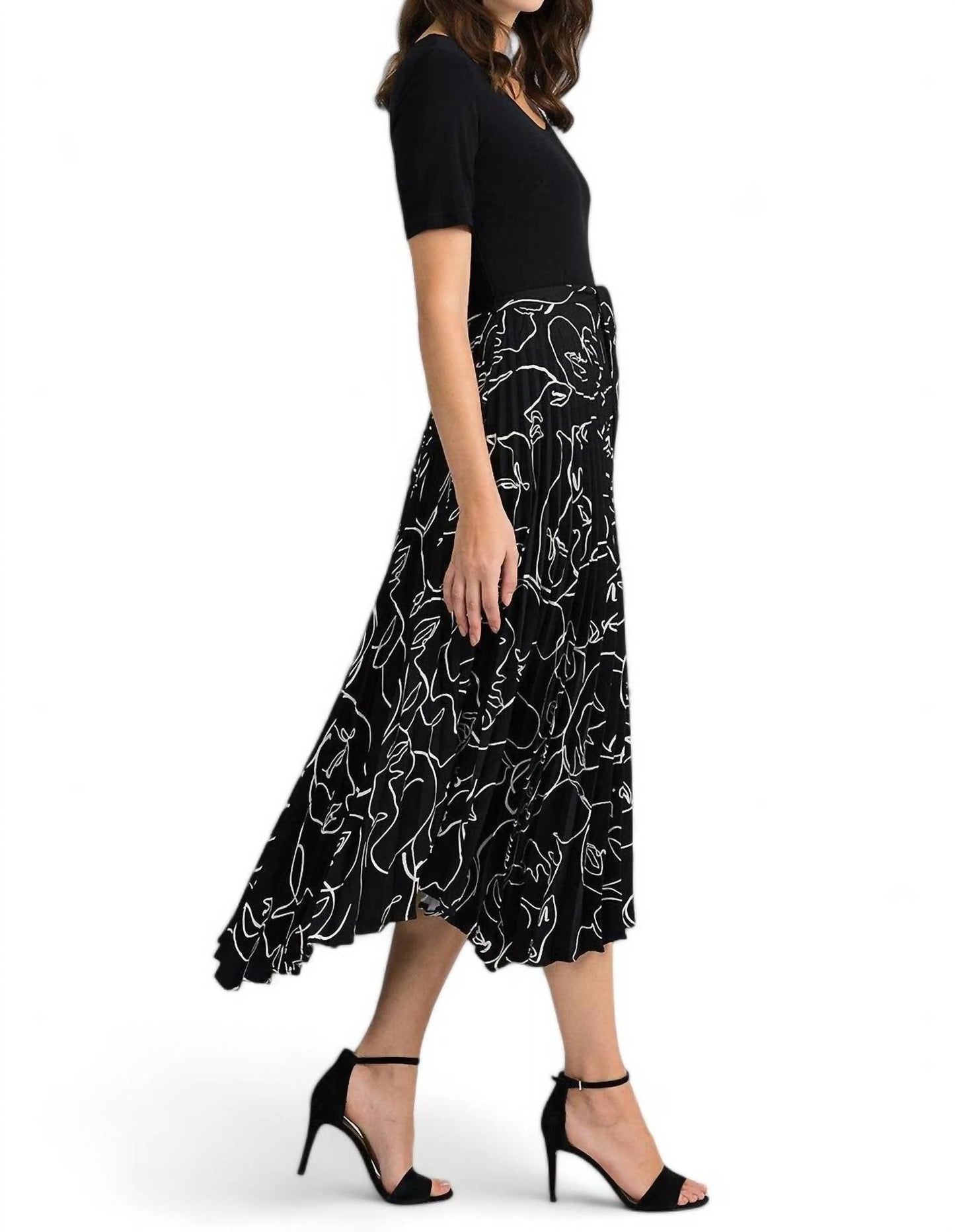 Vestido con pliegues color negro