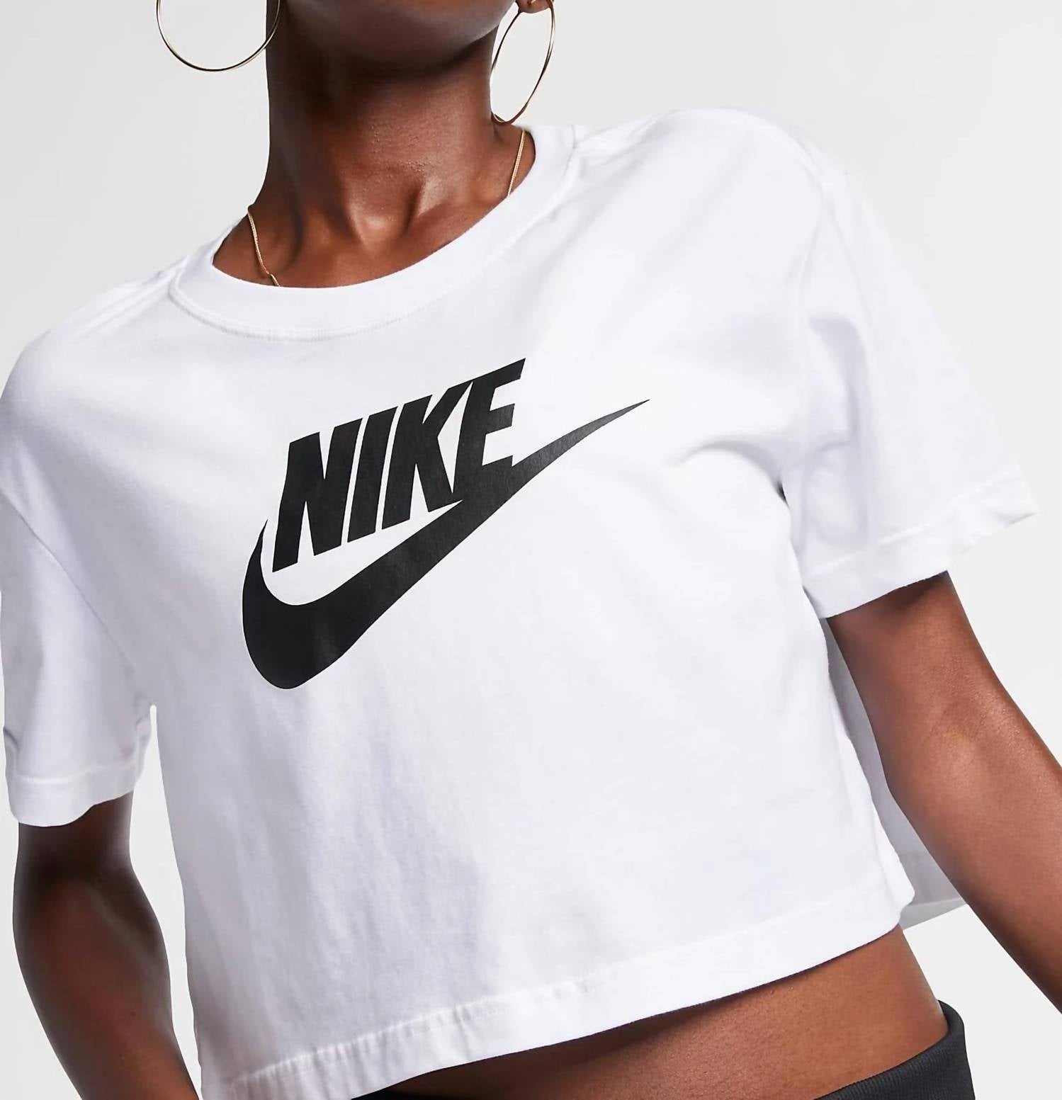 Camiseta color negro y blanco