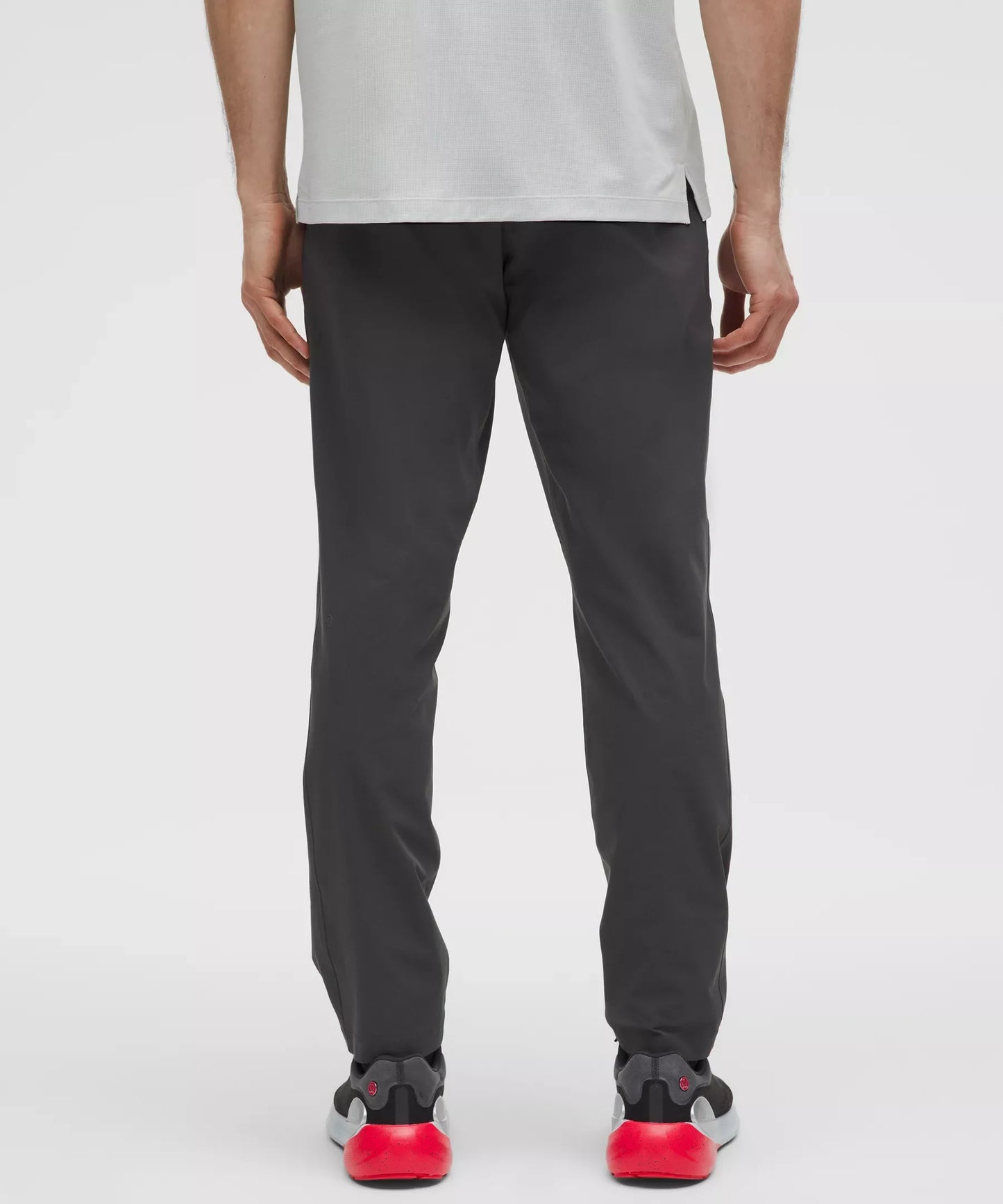 Pantalón de corte ajustado