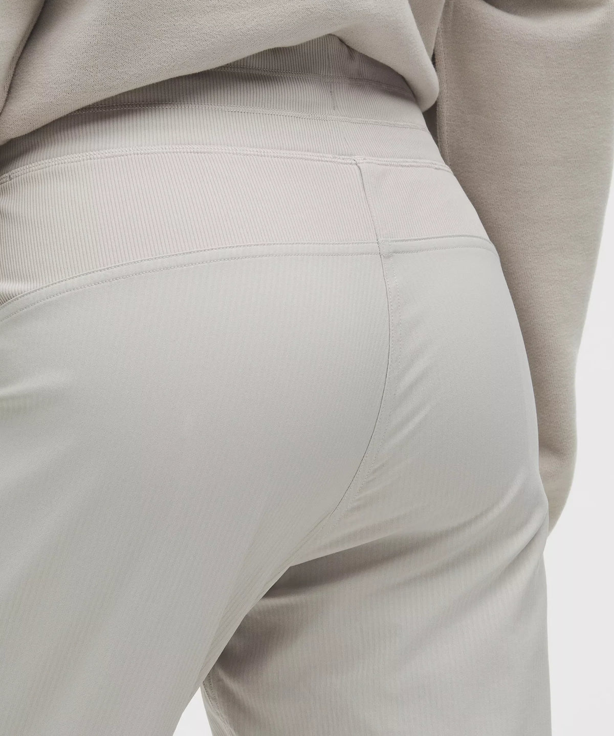 Pantalón deportivo de tiro medio