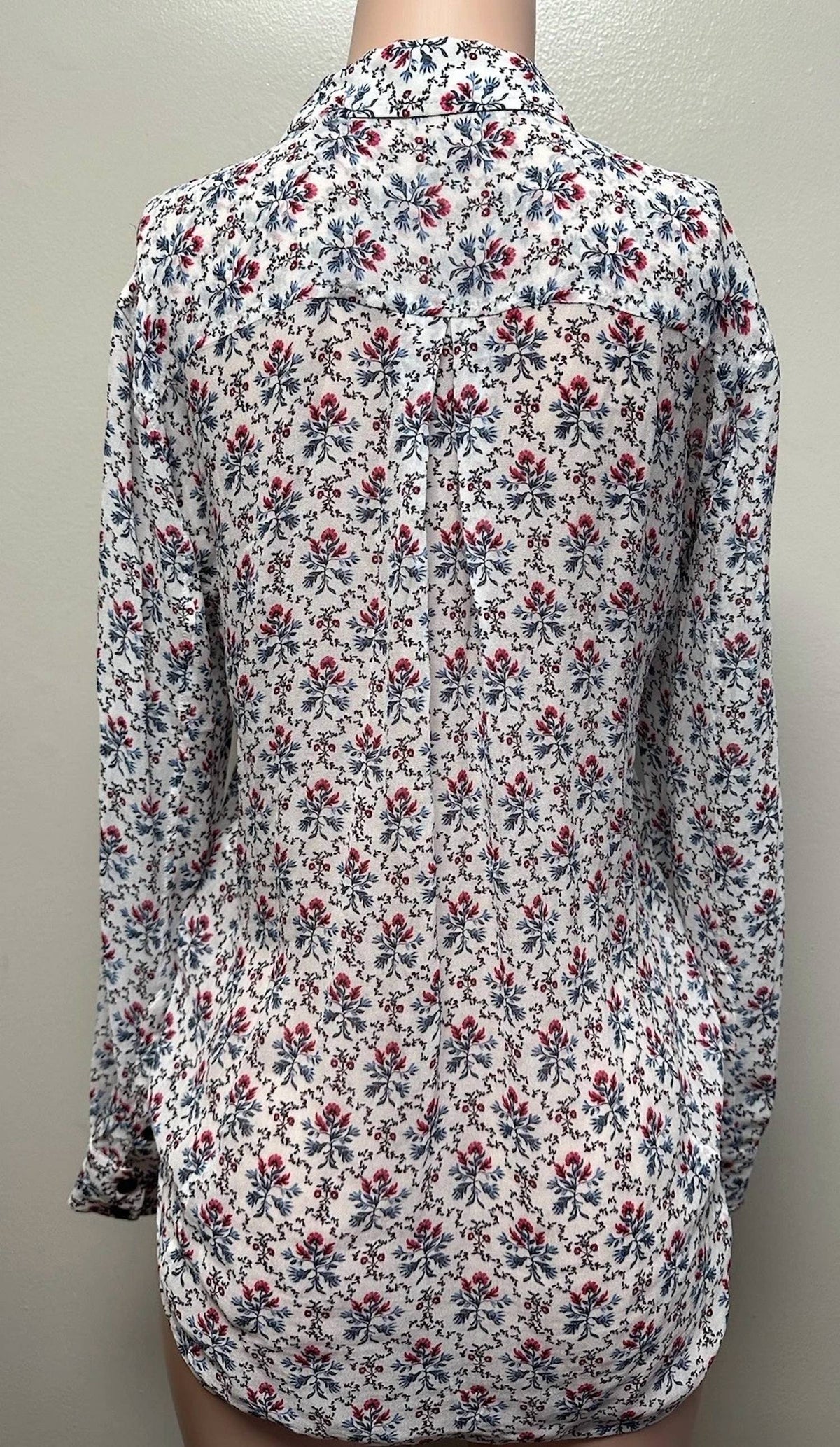 Blusa de mujer con estampado floral color blanco