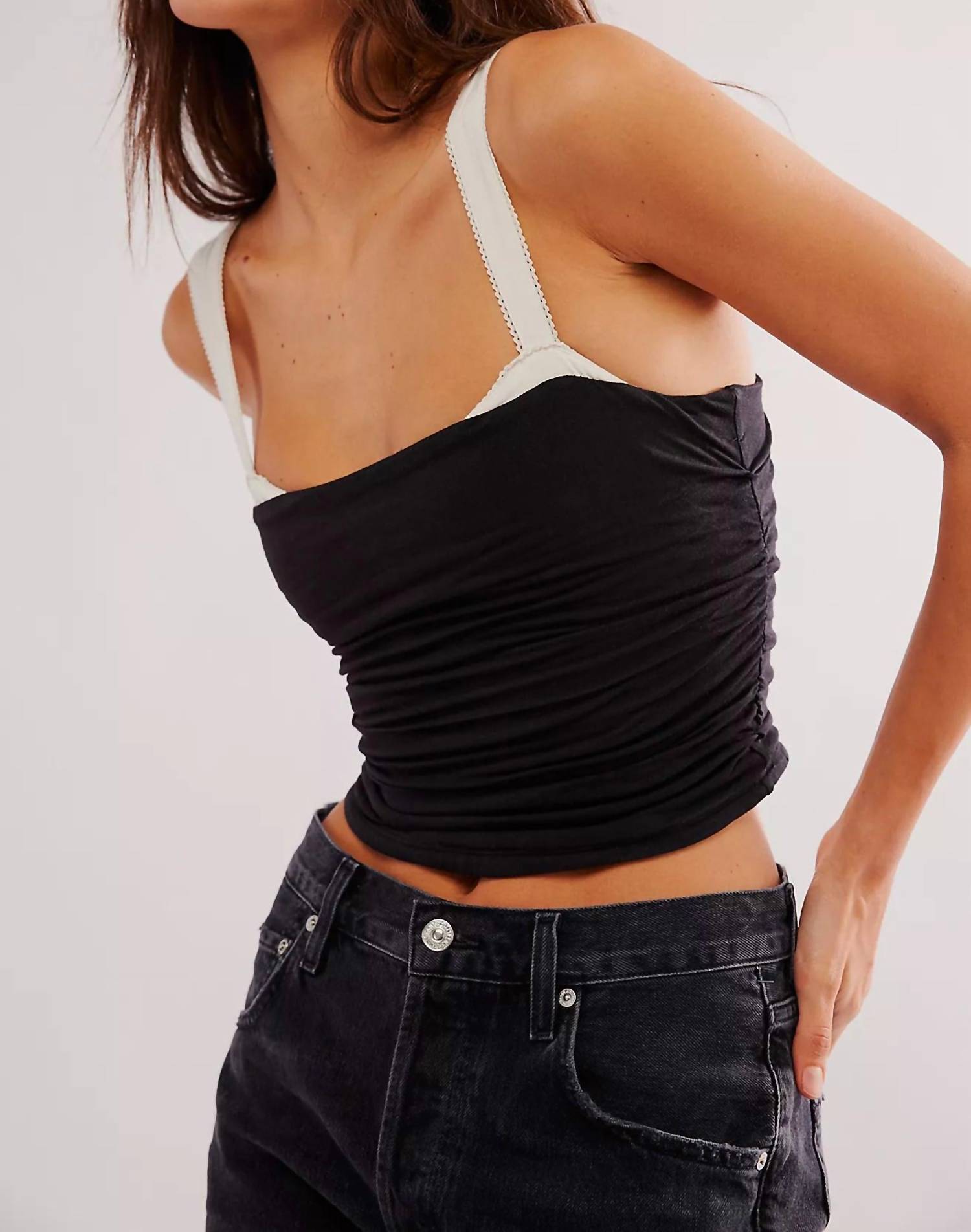 Camiseta sin mangas color negro