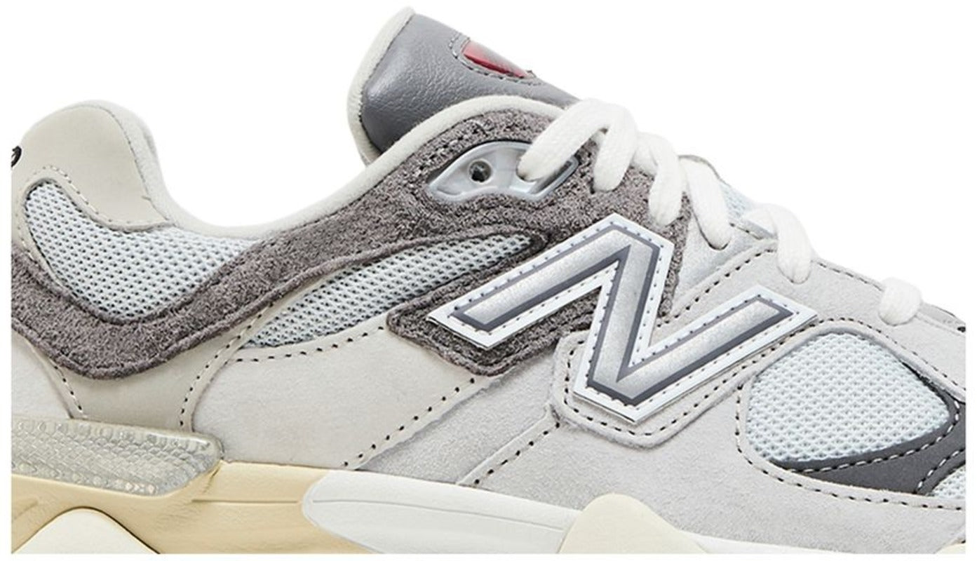 Calzado color gris