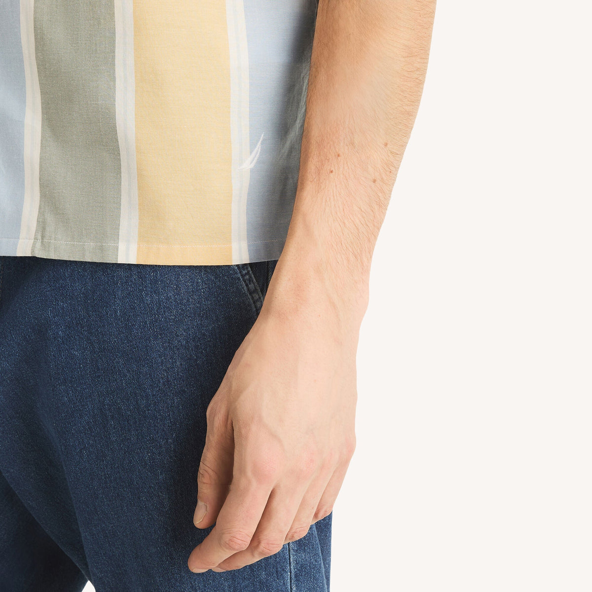 Camisa de hombre de manga corta a rayas