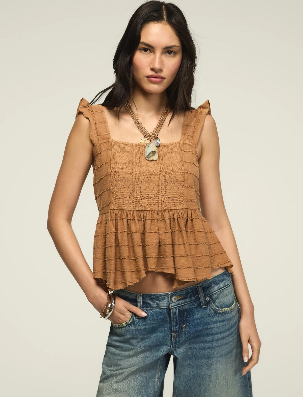 Top de mujer con bordado