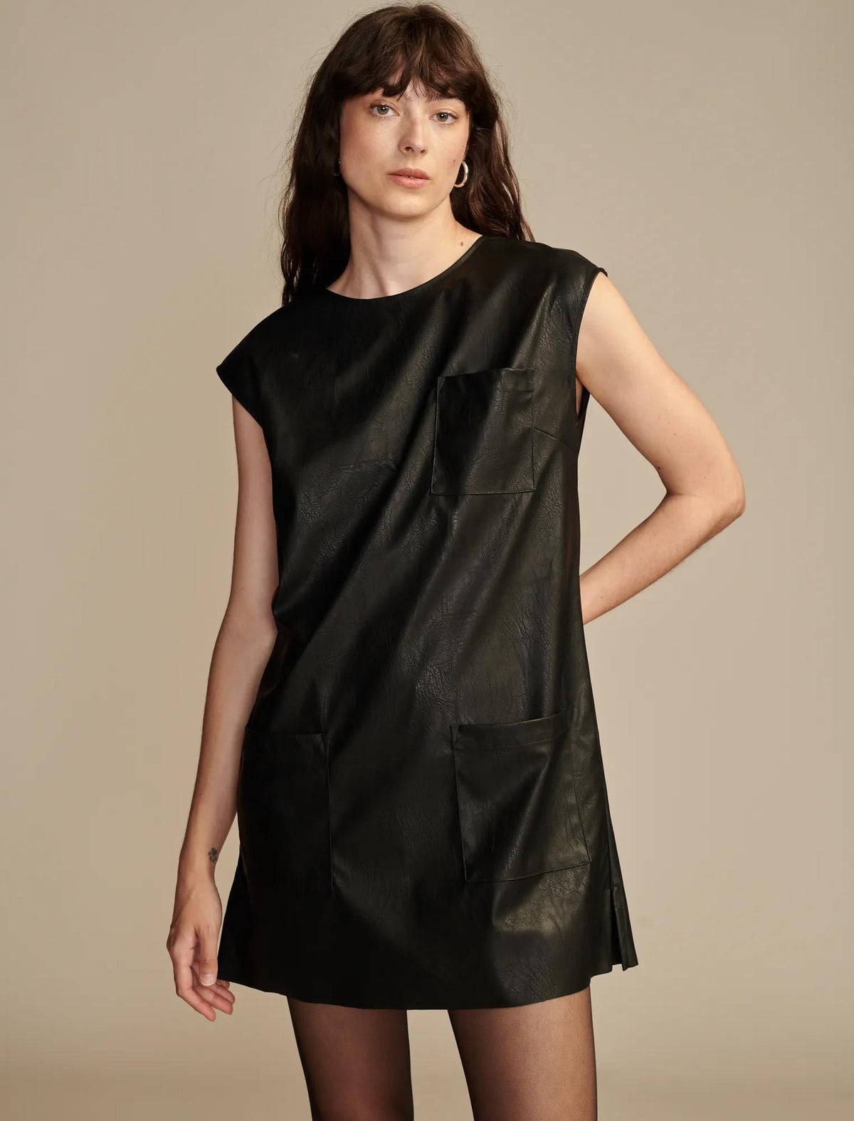 Vestido de mujer de efecto cuero