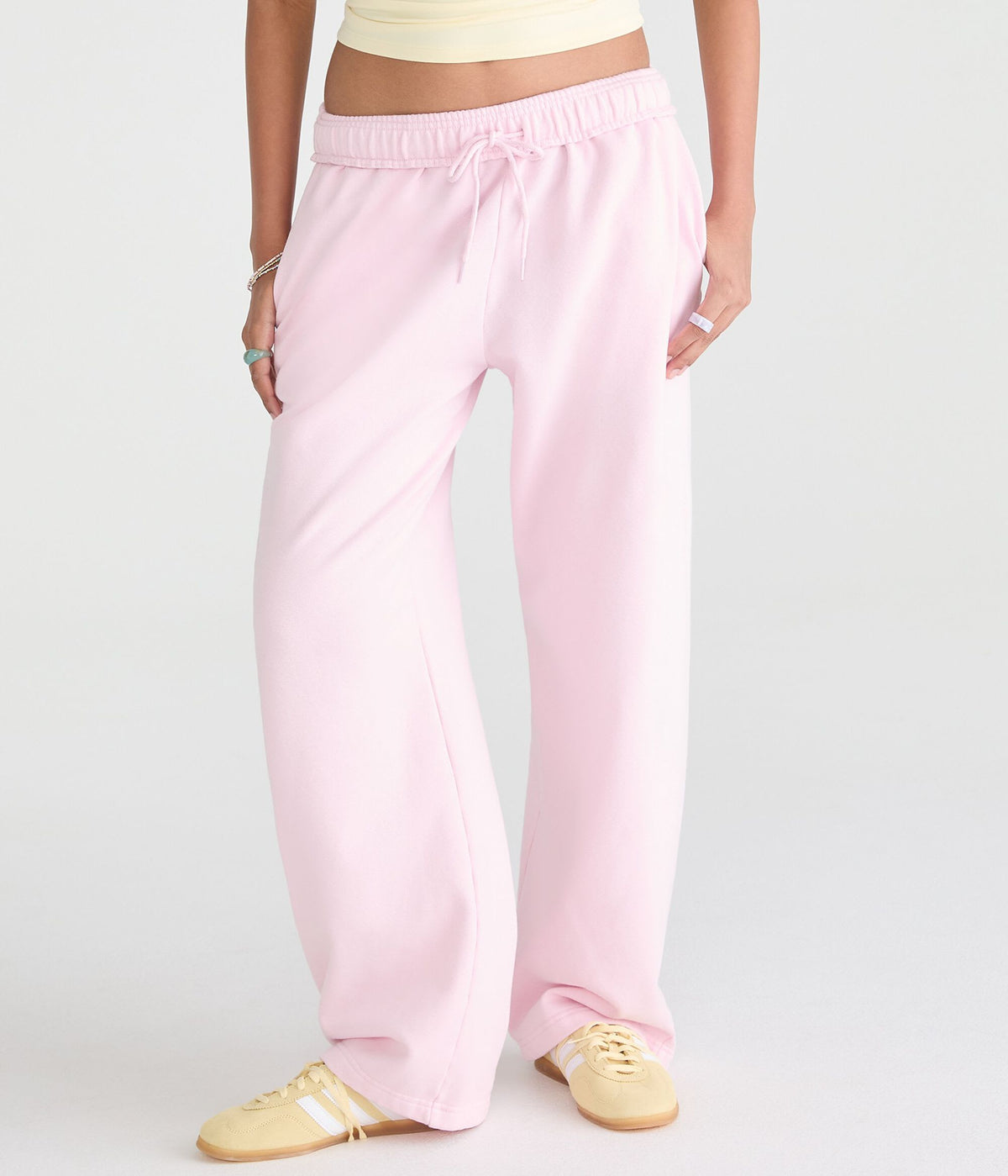 Pantalón deportivo de corte recto de tiro medio