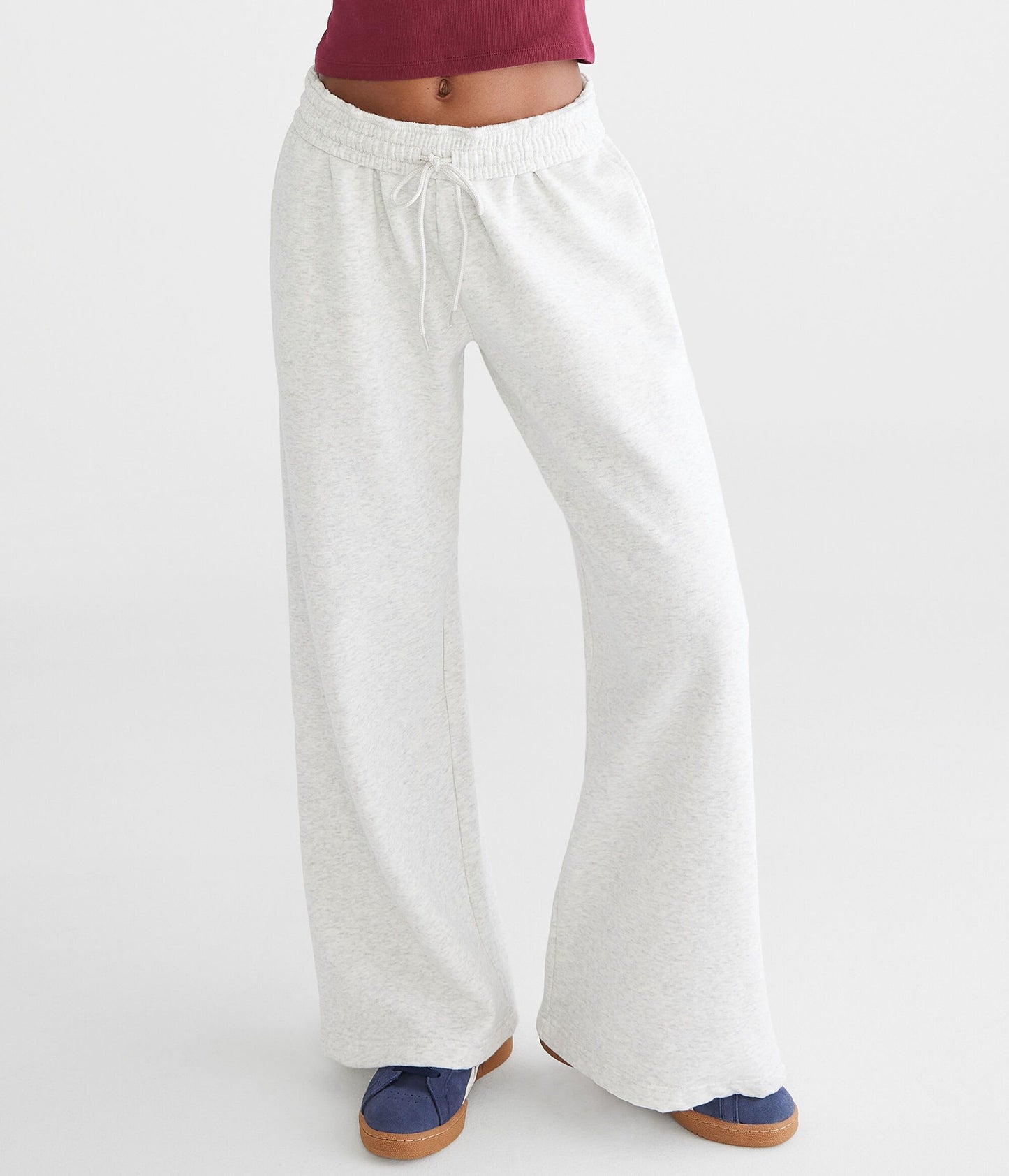 Pantalón deportivo de pierna ancha de tiro medio