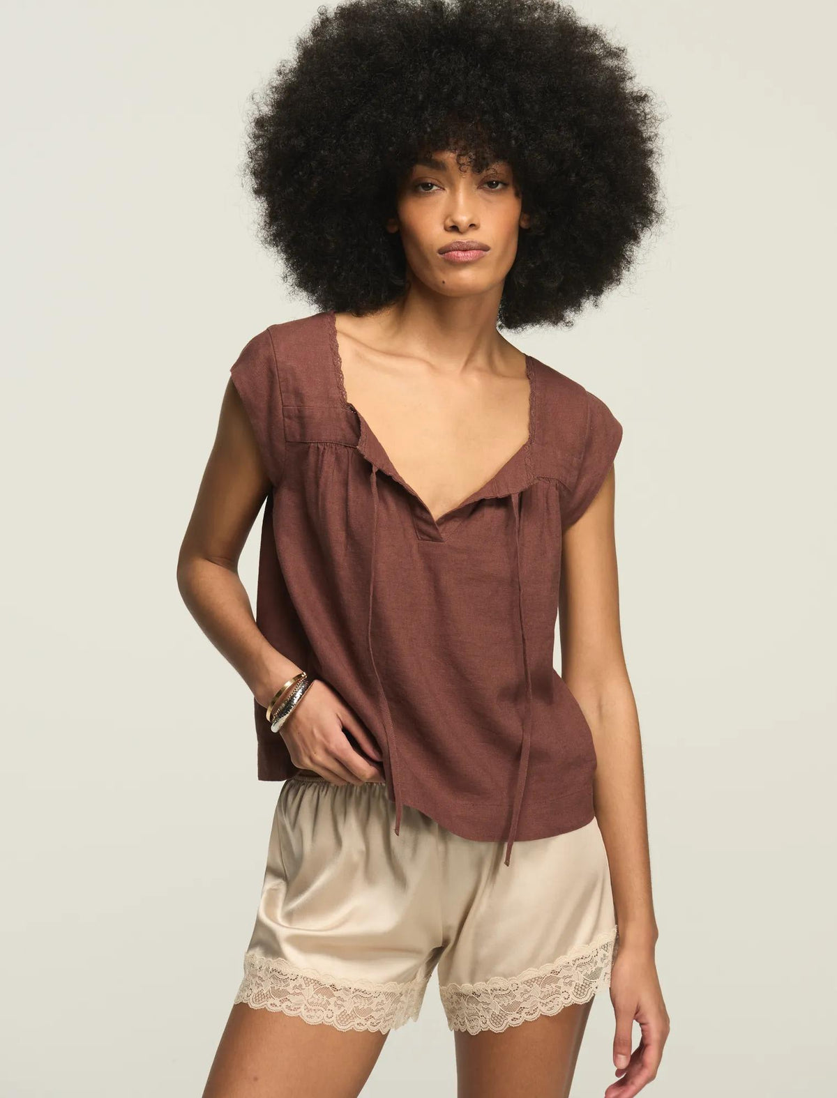Blusa de mujer con escote cuadrado
