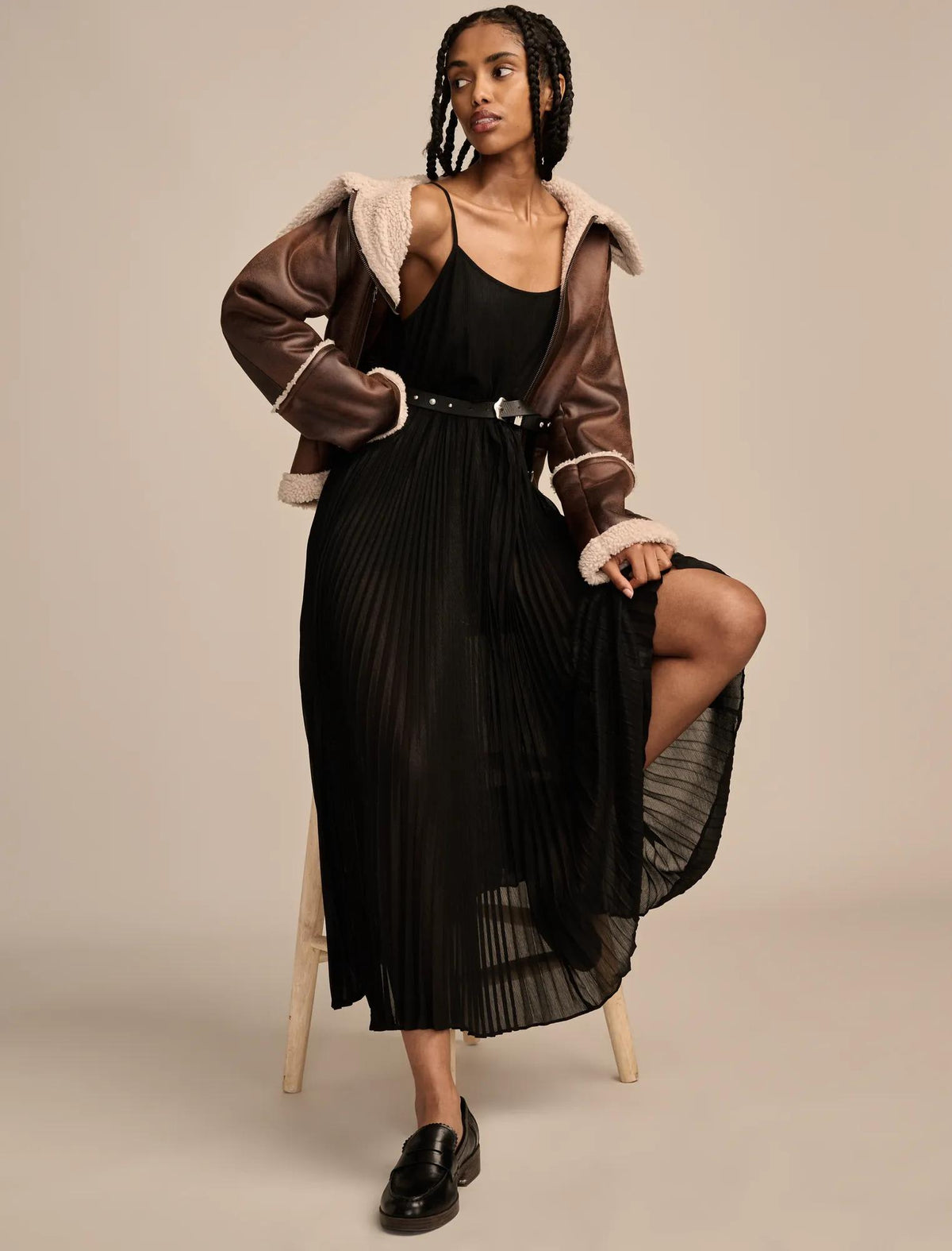 Vestido de mujer midi con pliegues