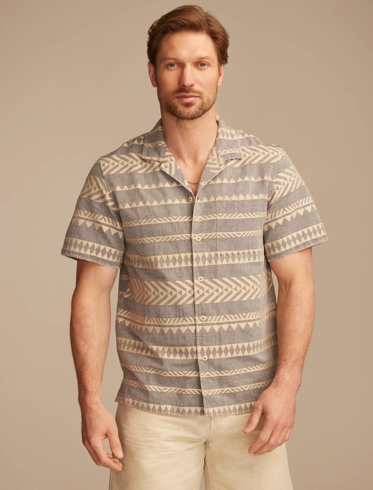 Camisa de hombre de manga corta a rayas