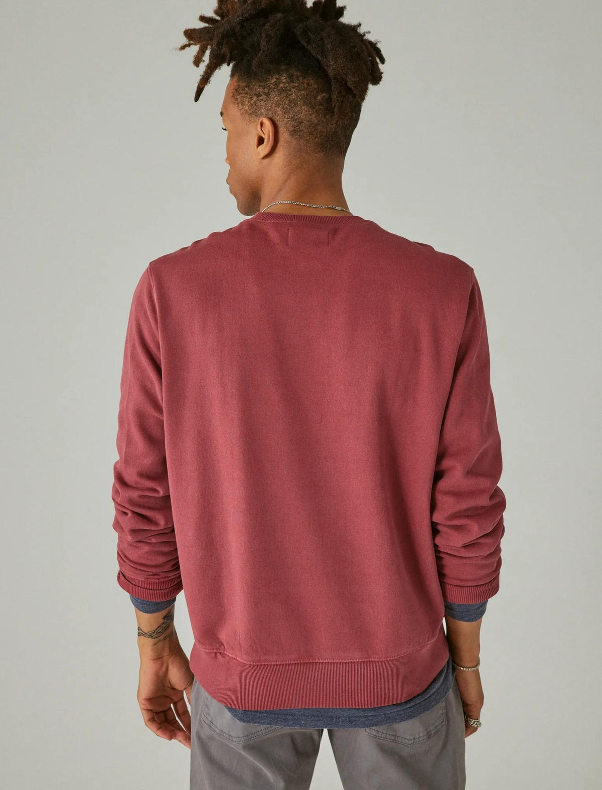 Buzo de hombre con cuello redondo