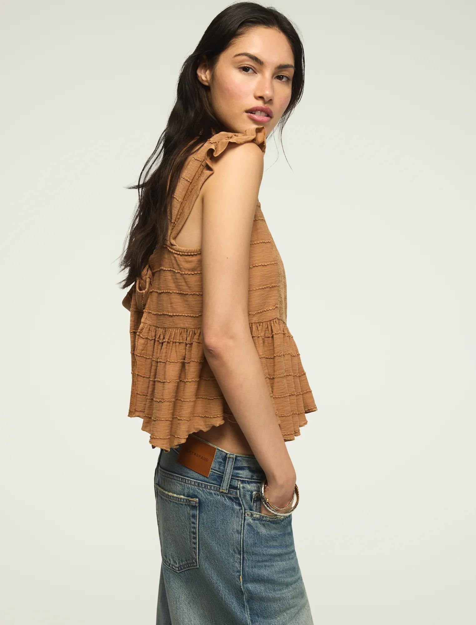 Top de mujer con bordado