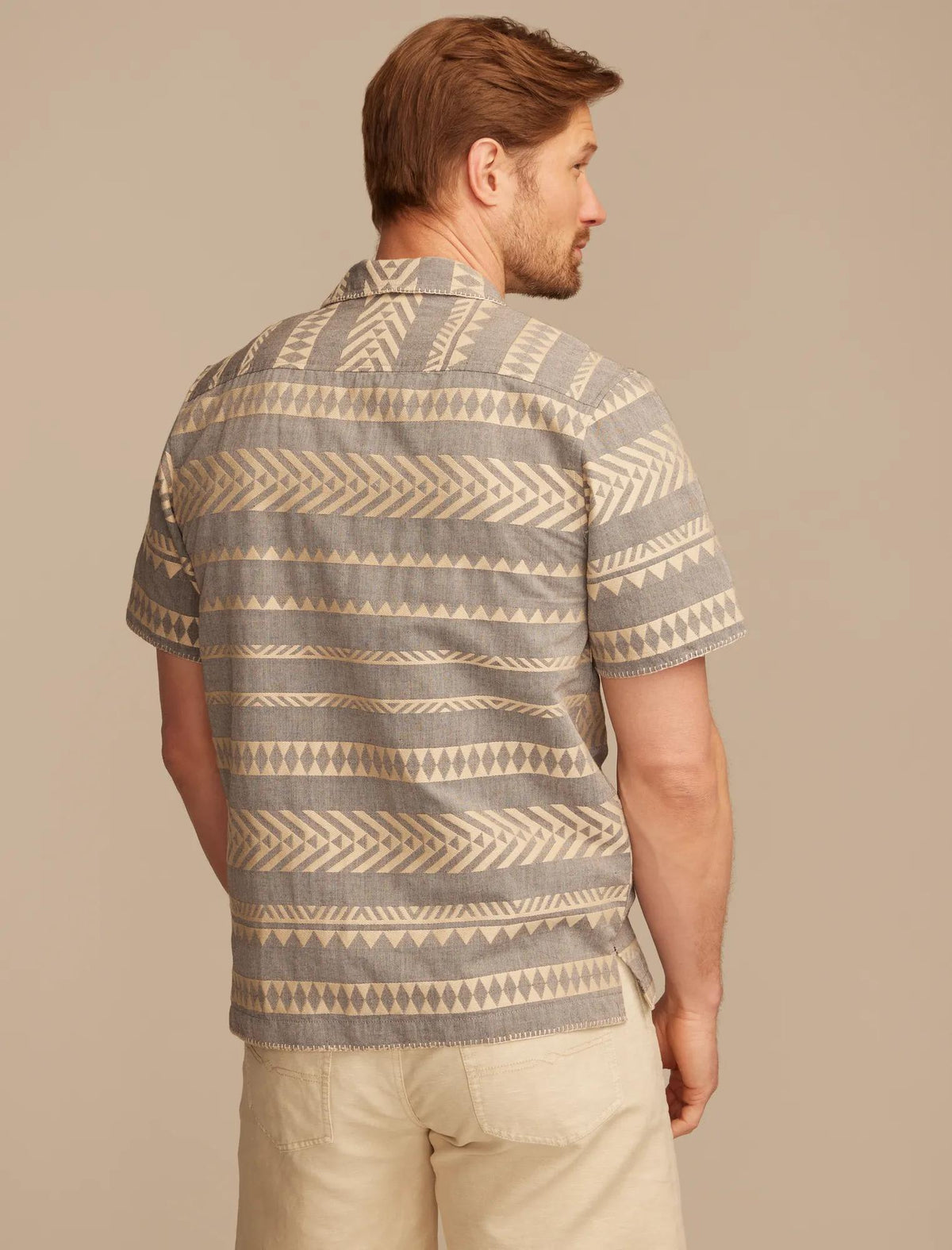 Camisa de hombre de manga corta a rayas