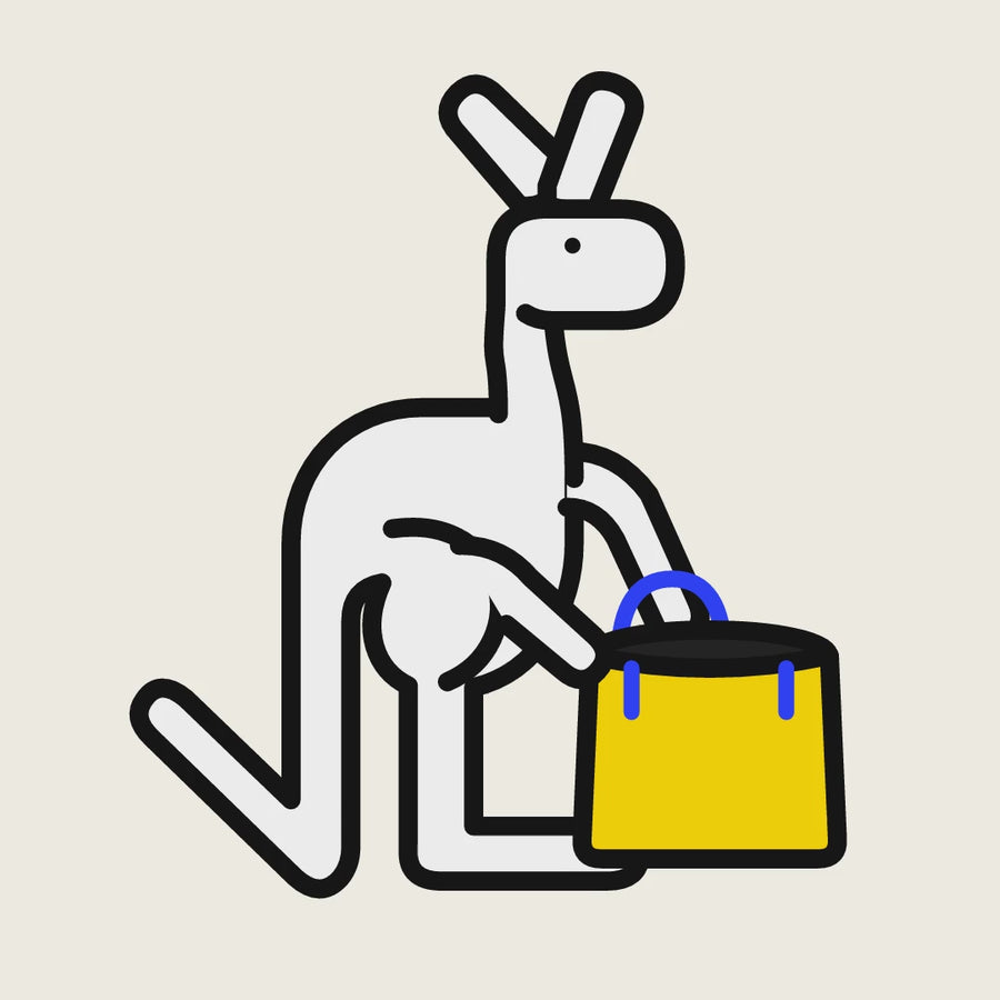 GANGY brinca, mira a ambos lados y busca dentro de su bolsa amarilla. Animación de 8 segundos.