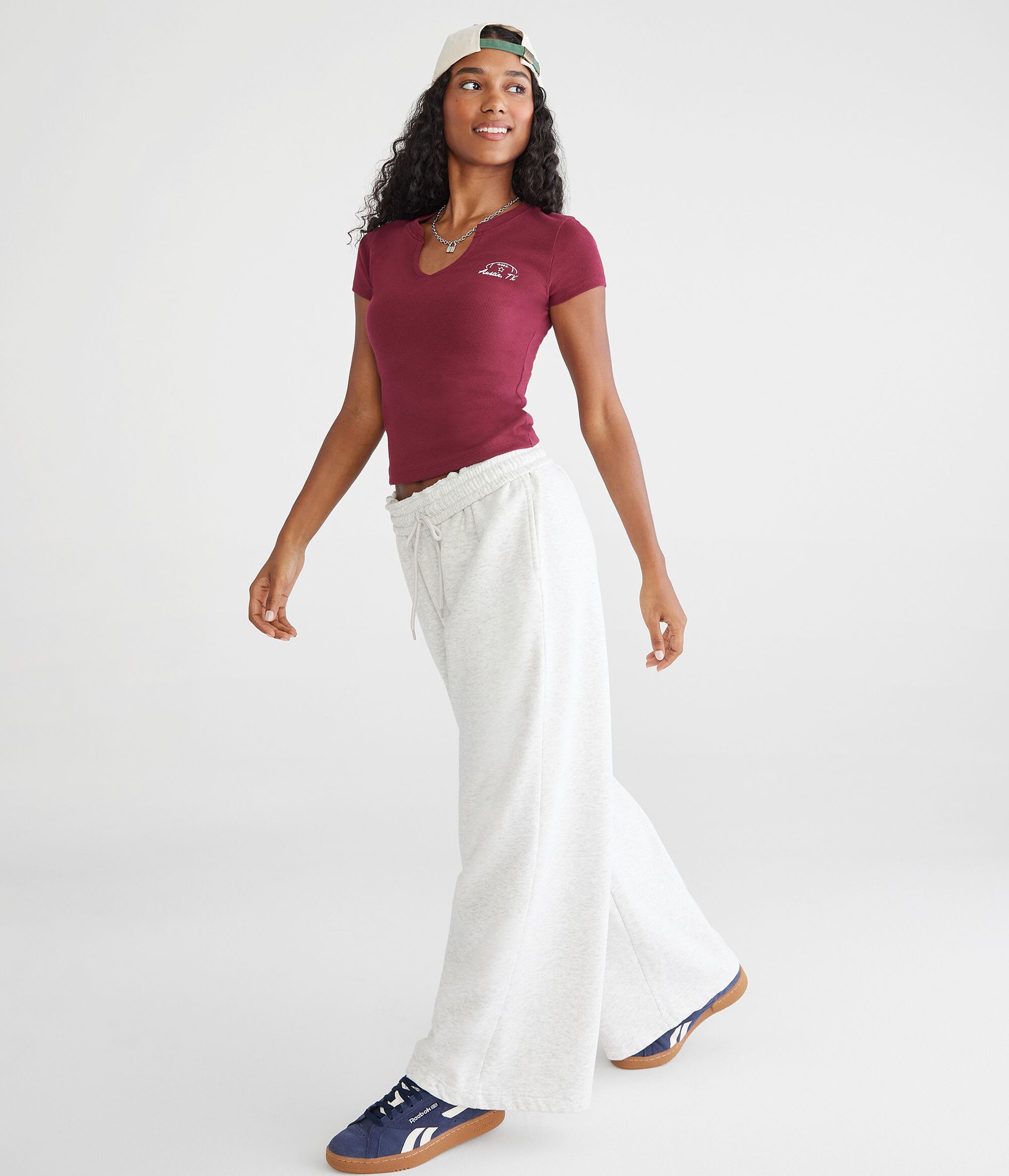 Pantalón deportivo de pierna ancha de tiro medio