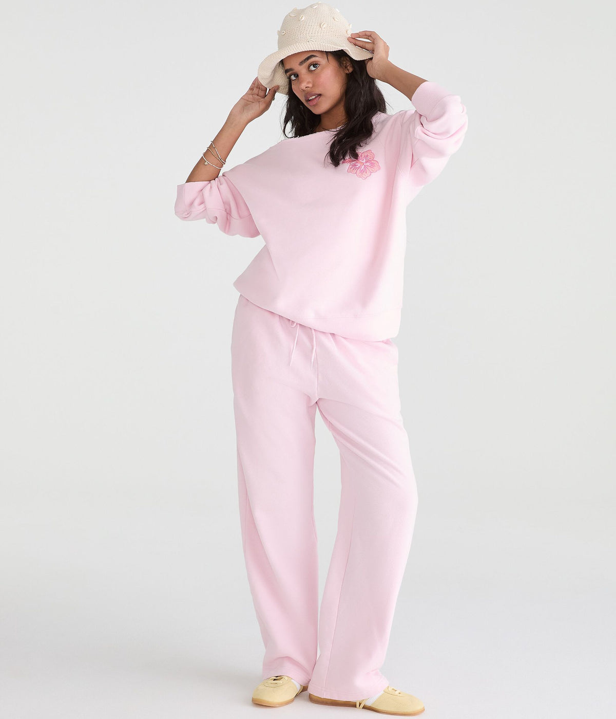 Pantalón deportivo de corte recto de tiro medio