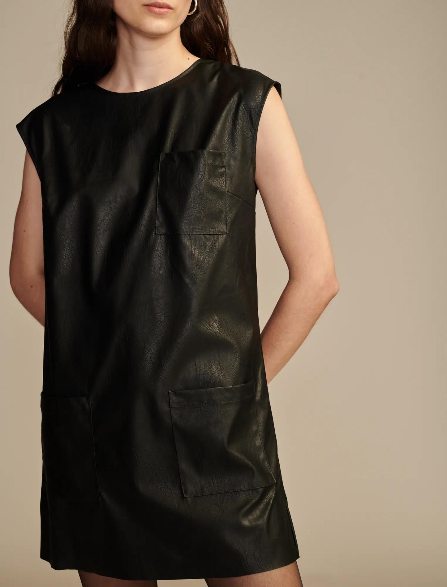 Vestido de mujer de efecto cuero