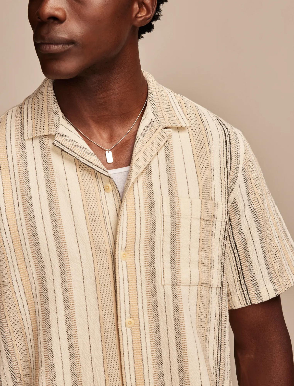 Camisa de hombre de manga corta a rayas