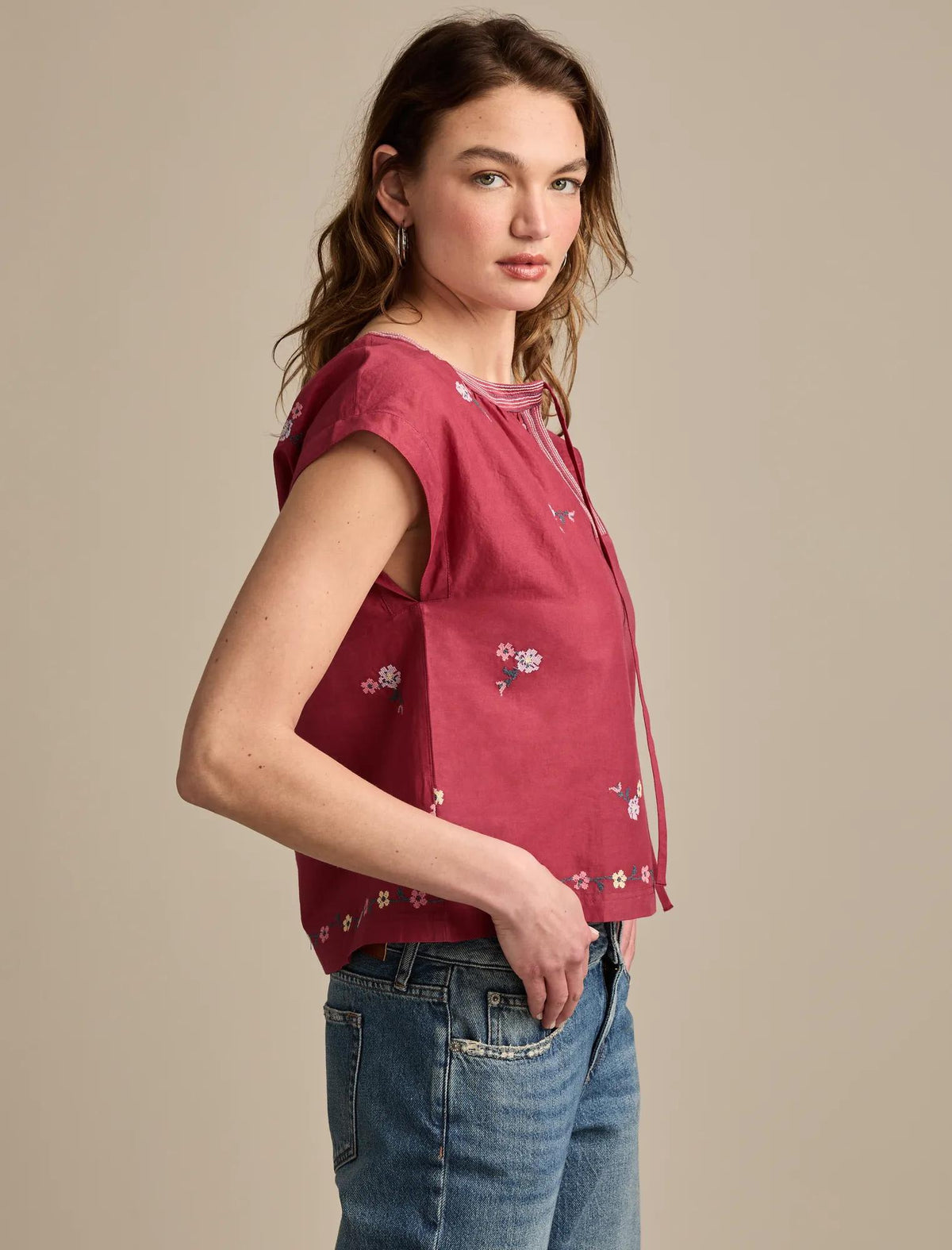 Blusa de mujer con bordado